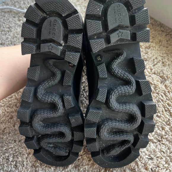 Gucci Chunky Leather Boot with Removable Gem/ GG belt 😍 both dust bags included! - Picture 9 of 14